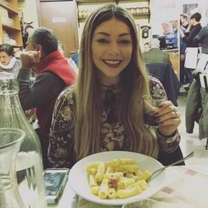 Meet your Posher, Kayla